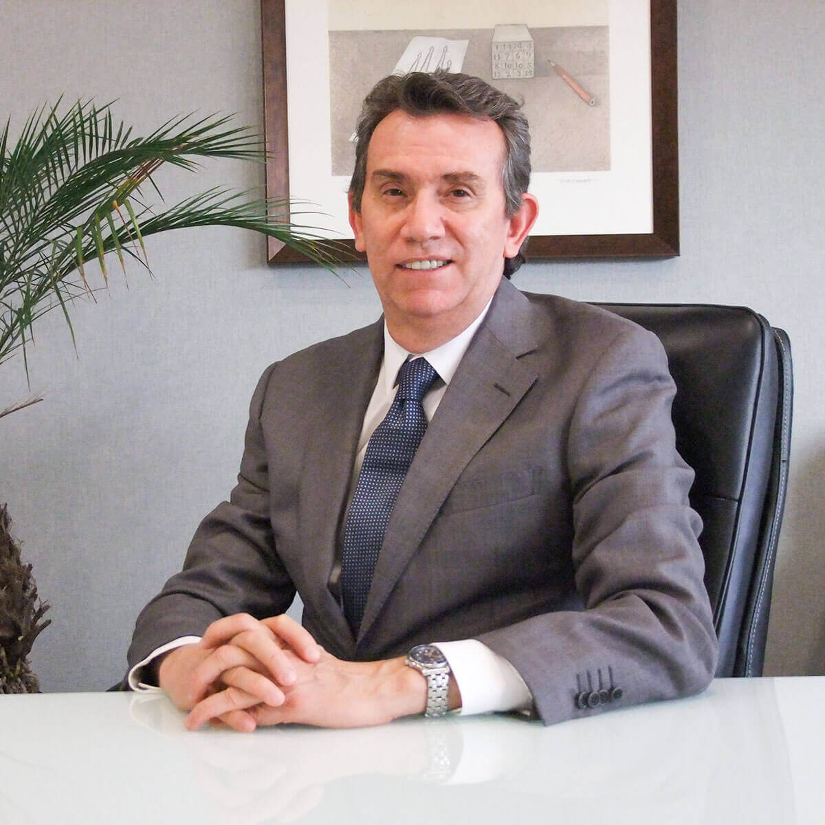 Dr. Marco Rhoads